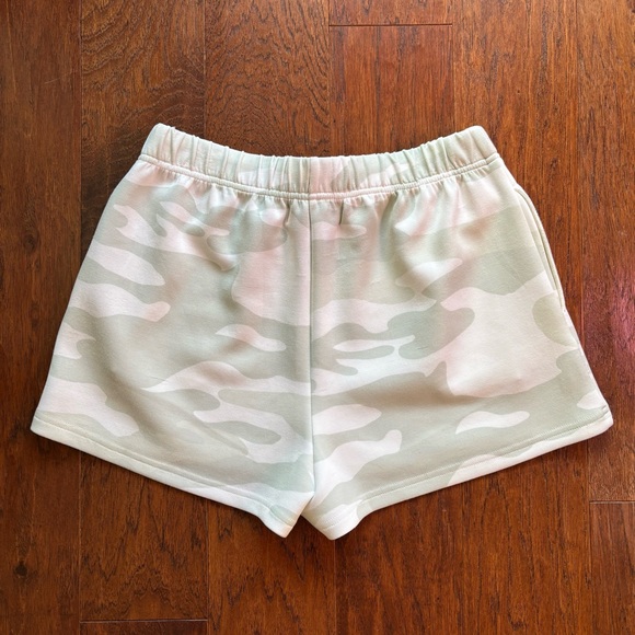 Vintage Havana Spring Camo Printed Cloud Fleece Shorts | Size M - Picture 2 of 10